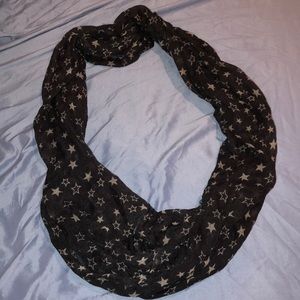Star patterned infinity scarf